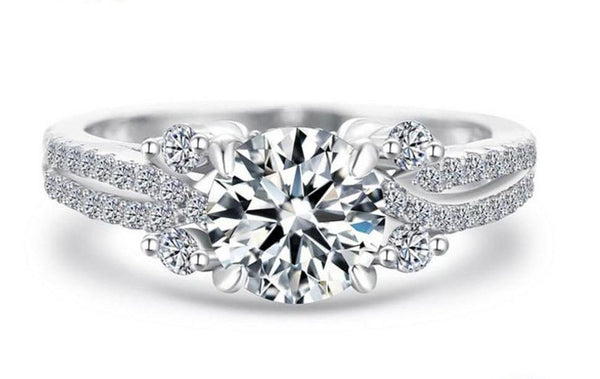 Elegant Single Luxurious Round Shape Diamond